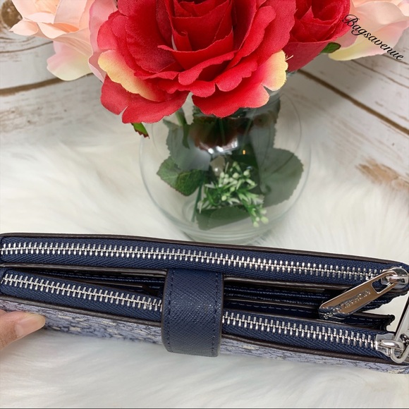 Michael Kors Jet Set travel double zip wristlet - Picture 3 of 6